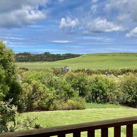 Daysy Hill Country Cottages Port Campbell Room photo
