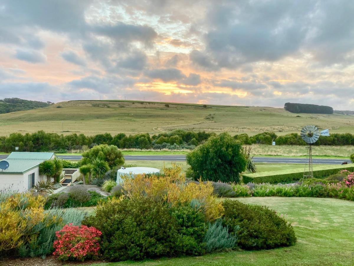 Daysy Hill Country Cottages Port Campbell Exterior photo