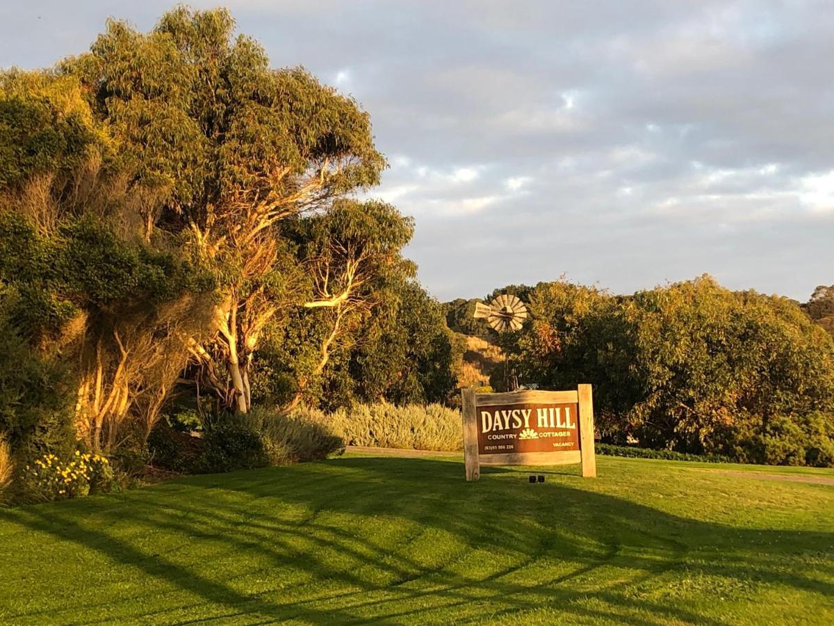 Daysy Hill Country Cottages Port Campbell Exterior photo