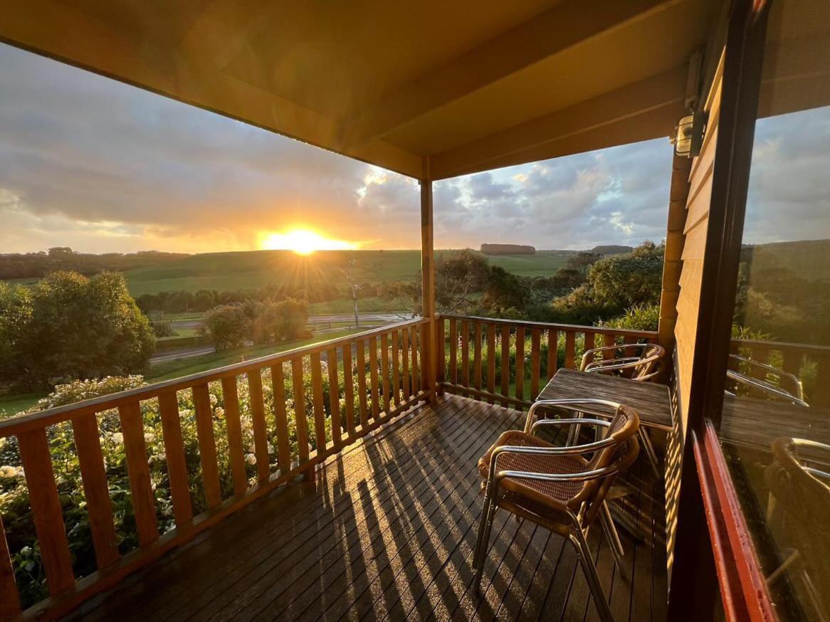 Daysy Hill Country Cottages Port Campbell Room photo