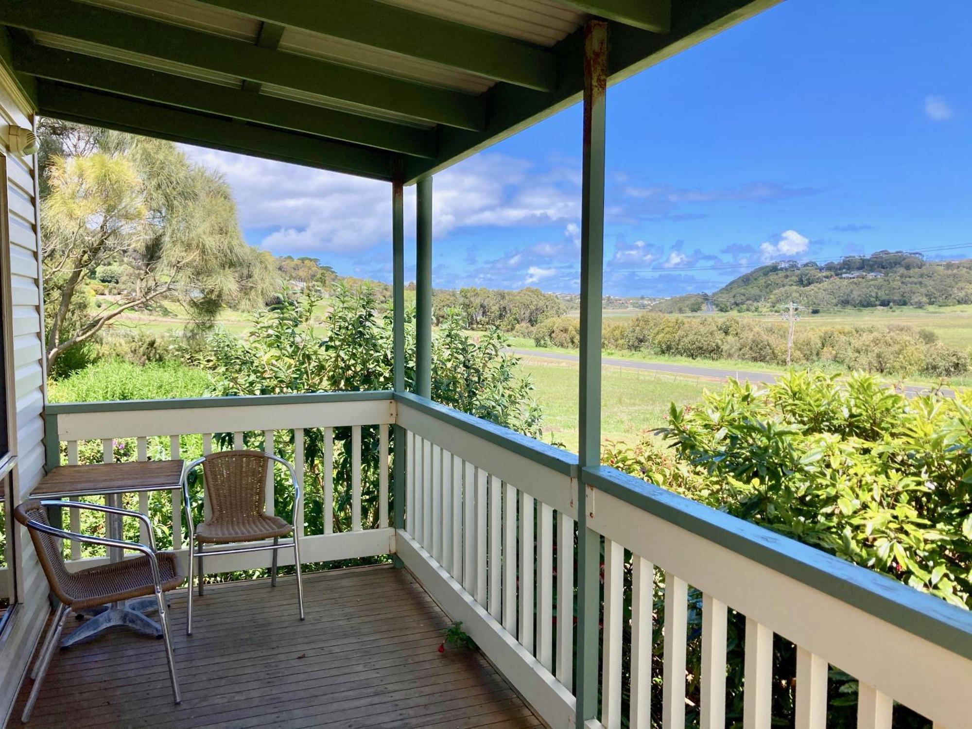 Daysy Hill Country Cottages Port Campbell Room photo