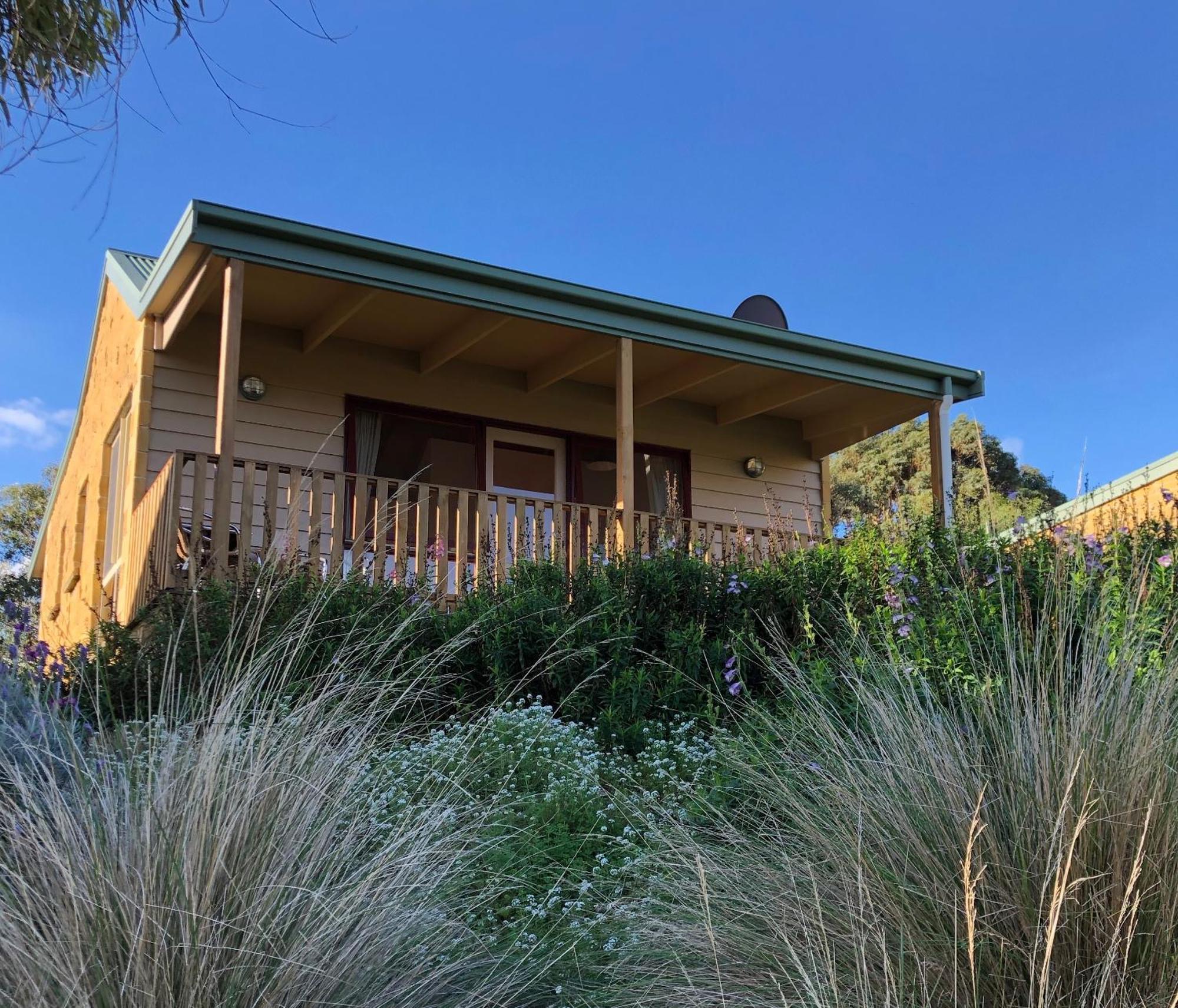 Daysy Hill Country Cottages Port Campbell Room photo