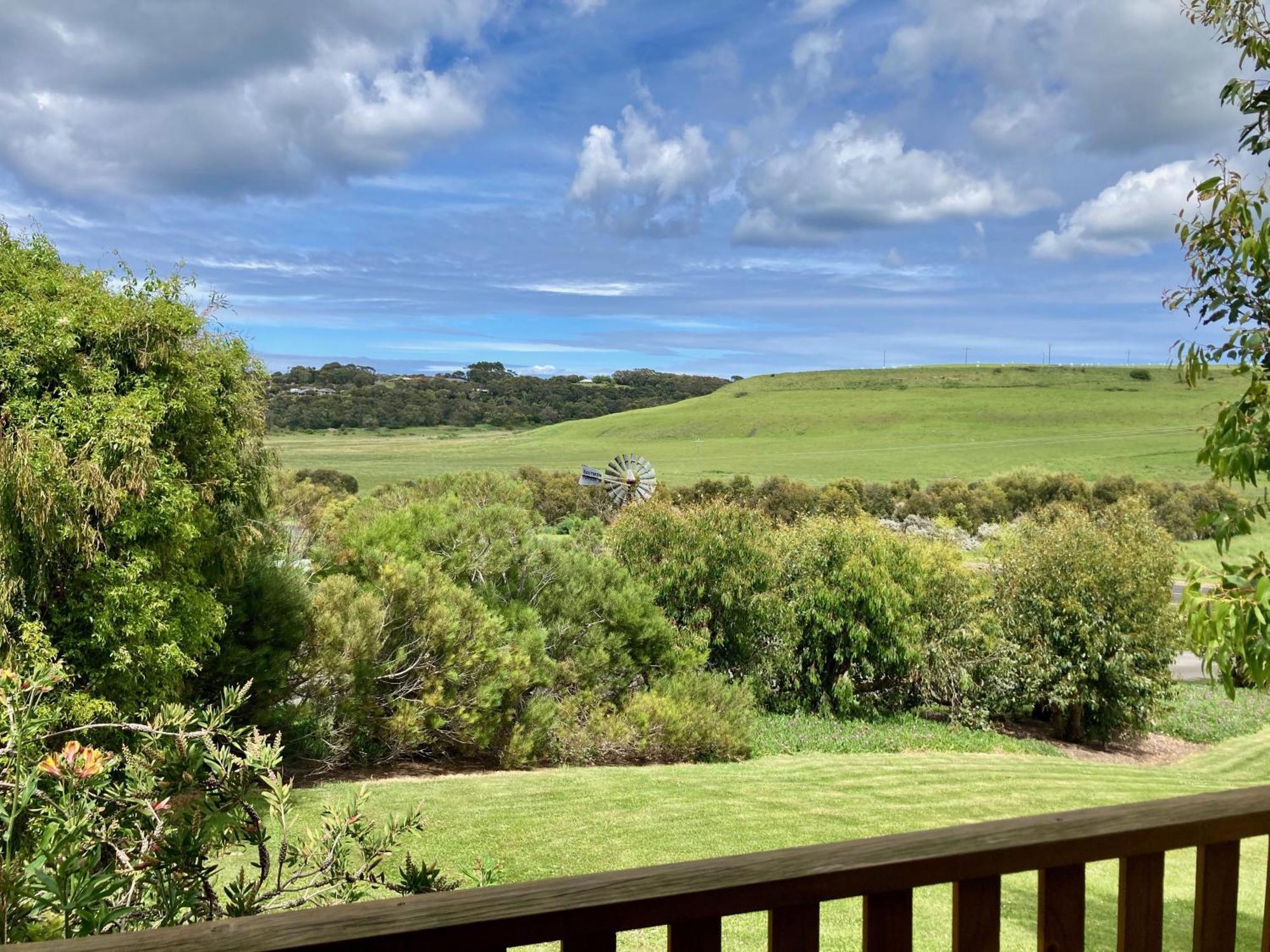 Daysy Hill Country Cottages Port Campbell Room photo
