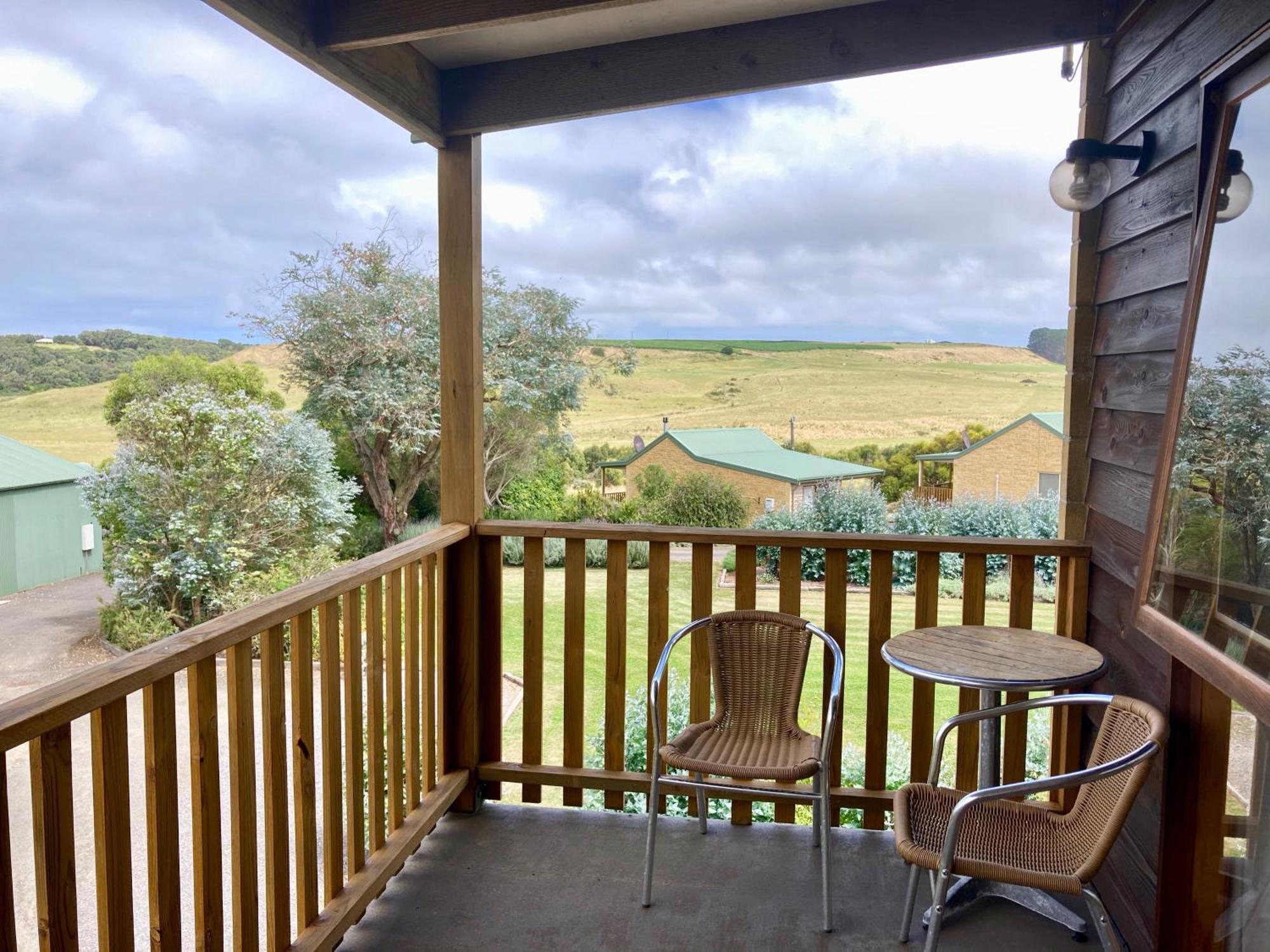 Daysy Hill Country Cottages Port Campbell Room photo